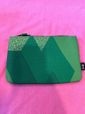 Womens ipsy Green Cosmetic Pouch New Condition Tetris Geometric Stylish Makeup